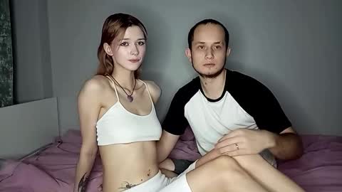 Snapshot of pearl_couple chatting on January 9, 7:26 pm Rina and Max online show from January 9, 7:26 pm