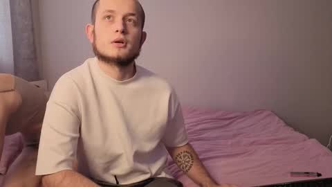 Snapshot of pearl_couple chatting on February 5, 9:03 am Rina and Max online show from February 5, 9:03 am