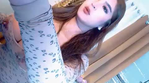 Snapshot of pearldenis chatting on March 9, 12:20 pm pearldenis online show from March 9, 12:20 pm