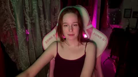 Snapshot of pearlprincess_ chatting on August 9, 1:07 am Adelina online show from August 9, 1:07 am