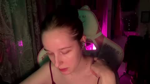 Snapshot of pearlprincess_ chatting on August 10, 3:10 am Adelina online show from August 10, 3:10 am
