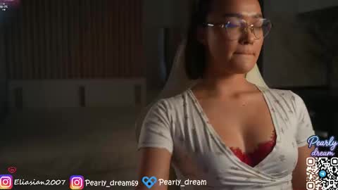 Snapshot of pearly_dream chatting on March 15, 12:55 pm Leo online show from March 15, 12:55 pm