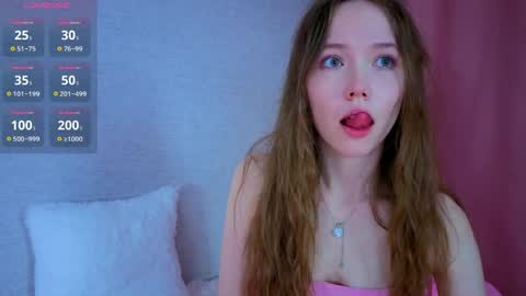 Snapshot of pearly_peach_ chatting on June 4, 6:14 pm pearly_peach_ online show from June 4, 6:14 pm