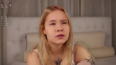 Lily online show from April 29, 1:32 am