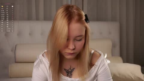 Lily online show from April 30, 1:34 am