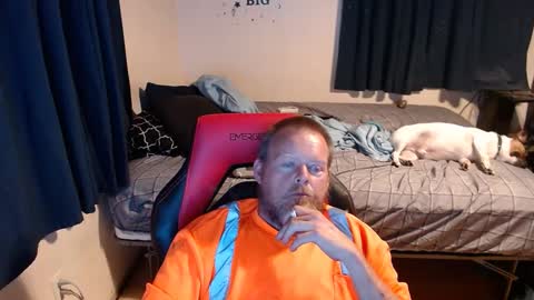 pecker40 online show from October 1, 1:00 am