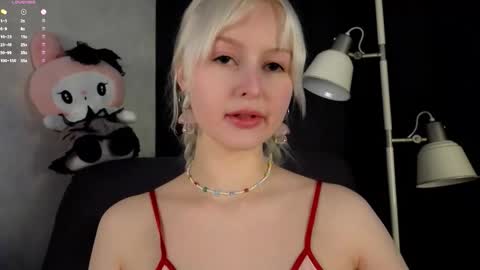 Snapshot of peek_in_my_window chatting on October 2, 1:45 am tony online show from October 2, 1:45 am