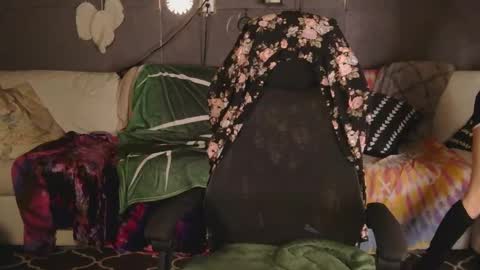 NEXT CHILL SESH  1130 930pm -ish PEEK online show from November 12, 2:56 am