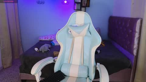 peggy-funn online show from January 13, 2:28 am