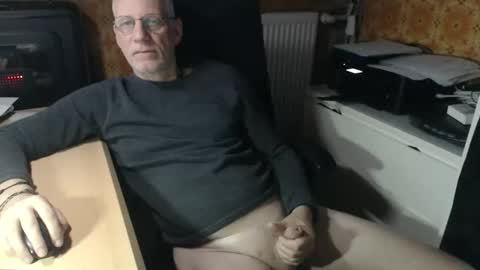 Pemue65 online show from November 7, 6:24 am