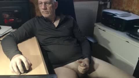 Pemue65 online show from November 19, 7:52 am