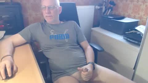 Pemue65 online show from April 30, 6:53 am