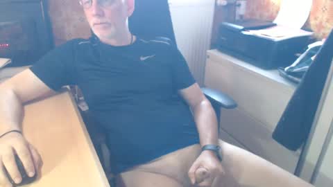 Snapshot of pemue65 chatting on July 29, 6:33 am Pemue65 online show from July 29, 6:33 am