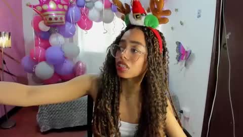 Snapshot of peneelopeecute chatting on December 18, 9:08 pm peneelopeecute online show from December 18, 9:08 pm