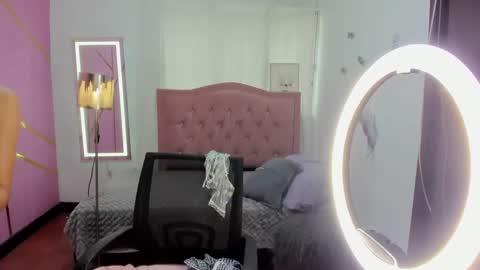Snapshot of peneelopeecute chatting on January 3, 8:01 pm peneelopeecute online show from January 3, 8:01 pm