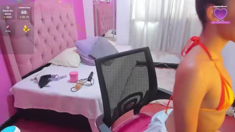 Snapshot of peneelopeecute chatting on September 18, 6:43 pm peneelopeecute online show from September 18, 6:43 pm