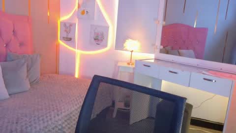 peneelopeecute online show from July 30, 7:57 pm