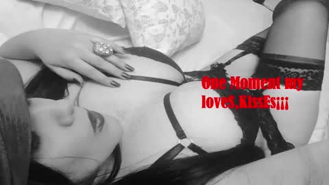 Snapshot of penelope_moretti chatting on January 23, 11:36 pm Penelope online show from January 23, 11:36 pm