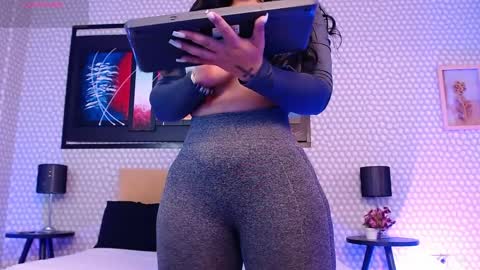 Penelope  Lets get to 100 hands up  online show from April 10, 4:39 am