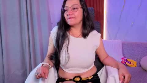 Snapshot of penelopevg chatting on December 2, 7:42 pm Penelope online show from December 2, 7:42 pm