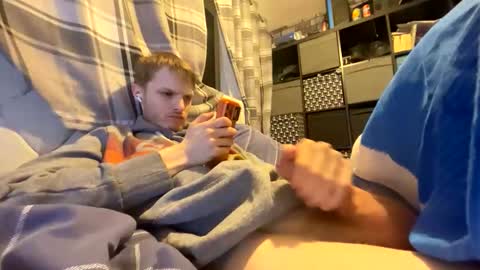 Penguin online show from November 23, 7:24 pm