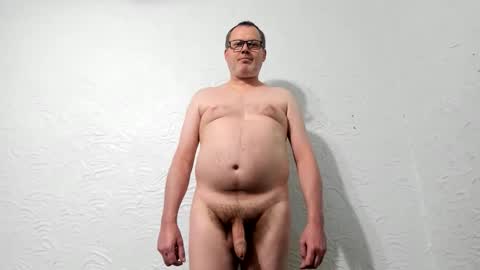 Snapshot of penis_dance chatting on May 29, 12:19 am Vincent Howard online show from May 29, 12:19 am