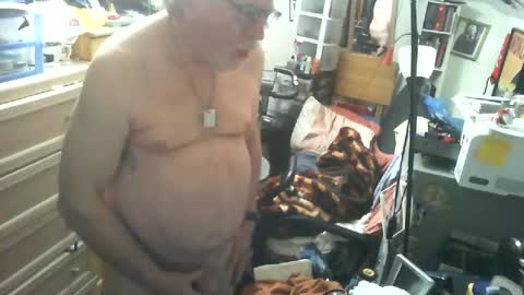Snapshot of penispainter2 chatting on May 9, 6:24 pm monkeydog online show from May 9, 6:24 pm