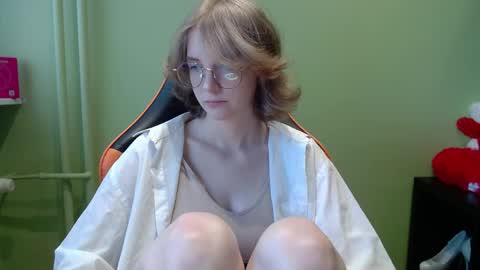 Snapshot of penny_lust chatting on May 8, 6:30 am Penny online show from May 8, 6:30 am