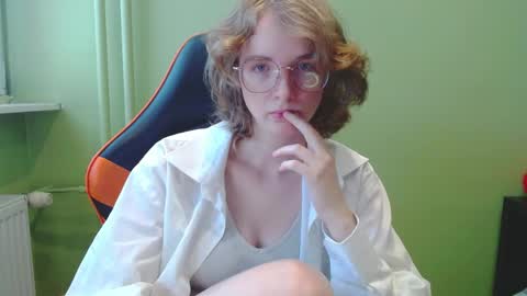 Snapshot of penny_lust chatting on May 12, 6:32 am Penny online show from May 12, 6:32 am