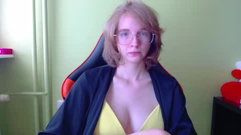 Snapshot of penny_lust chatting on May 19, 9:15 am Penny online show from May 19, 9:15 am