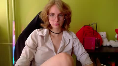 Snapshot of penny_lust chatting on June 17, 9:23 am Penny online show from June 17, 9:23 am