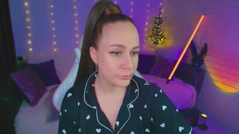 Dia  online show from December 15, 7:34 am