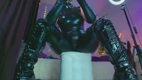 Snapshot of pepper_cat chatting on March 1, 10:06 am Dia online show from March 1, 10:06 am