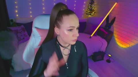 Snapshot of pepper_cat chatting on March 22, 5:27 pm Dia online show from March 22, 5:27 pm