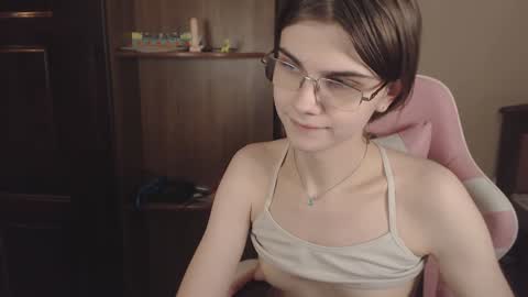 Farida online show from December 10, 2:05 am