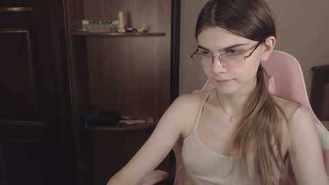 Farida online show from December 10, 11:19 pm