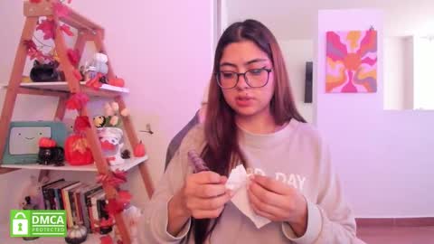 Sarah Ana Banana online show from November 4, 8:52 pm