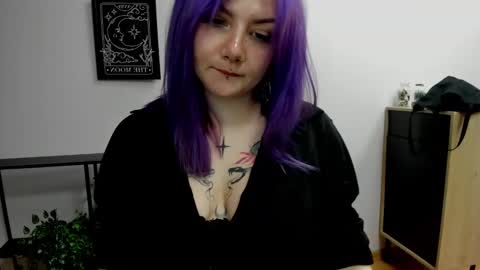 Gabbie online show from March 3, 6:44 pm