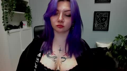 Gabbie online show from March 10, 5:50 pm