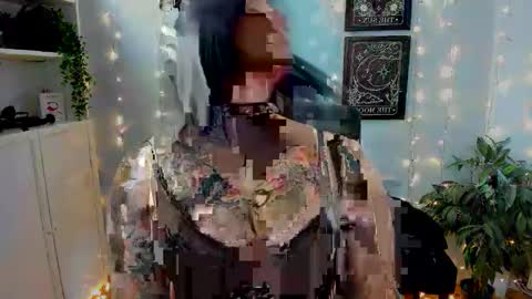 Gabbie online show from October 25, 8:11 am