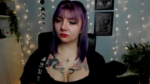 Gabbie online show from December 3, 2:48 pm