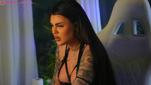 Dee online show from December 11, 12:02 pm