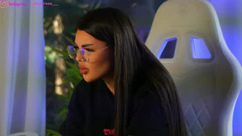 Dee online show from January 23, 10:11 am