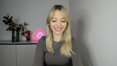 Snapshot of perfectxcindy chatting on January 27, 6:19 am Cindy online show from January 27, 6:19 am