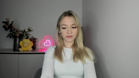 Snapshot of perfectxcindy chatting on February 6, 6:29 am Cindy online show from February 6, 6:29 am