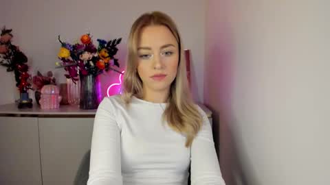 Snapshot of perfectxcindy chatting on October 17, 5:54 am Cindy online show from October 17, 5:54 am