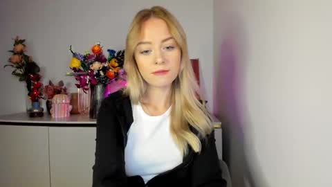 Snapshot of perfectxcindy chatting on October 23, 5:40 am Cindy online show from October 23, 5:40 am