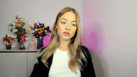 Snapshot of perfectxcindy chatting on November 24, 6:24 am Cindy online show from November 24, 6:24 am