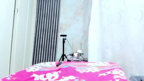 Snapshot of perla_blue1 chatting on November 13, 3:38 am perla_blue1 online show from November 13, 3:38 am