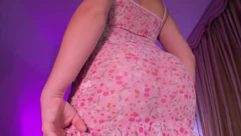 Snapshot of perla_hott1 chatting on May 7, 1:55 am Perla online show from May 7, 1:55 am